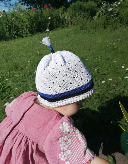 Knitted cotton hat for kids